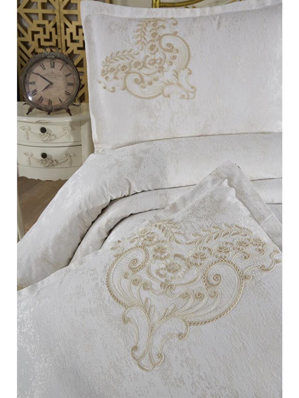 Karışık Fransız Dantelli Flux Çift Kişilik Yatak Örtüsü 230x250 cm-3