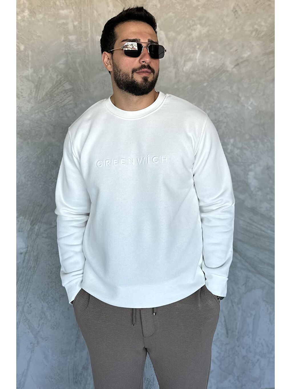 Ekru Ön Nakışlı Bisiklet Yaka Üç İplik Erkek Sweatshirt-1