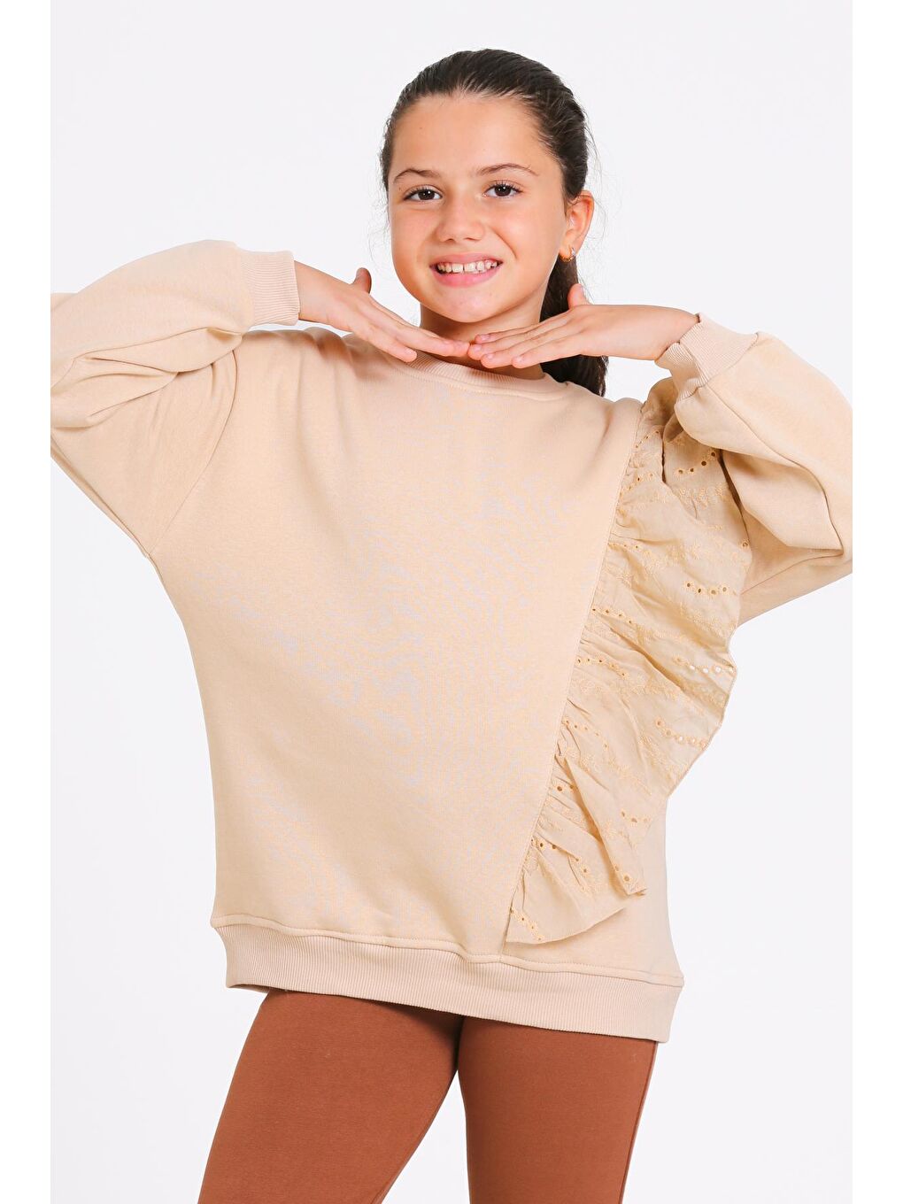 Kız Çocuk Bej Bisiklet Yaka Dantel Detaylı 4-12 Yaş Sweatshirt - 23177-4-1