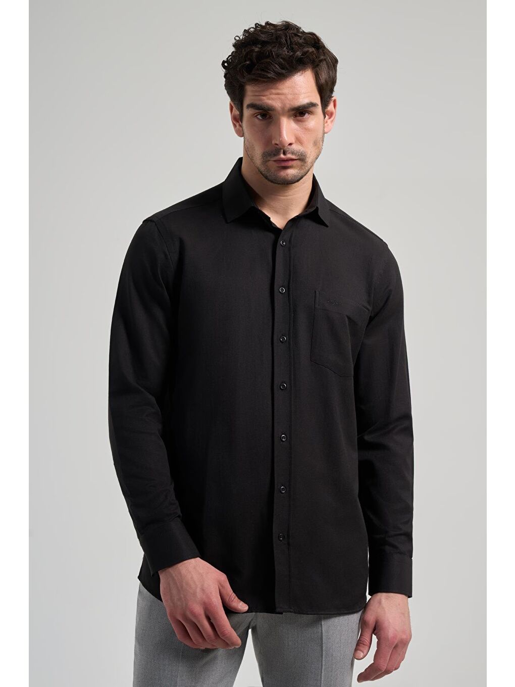 Siyah Sert Yaka Düz Classic Pamuklu Comfort Fit Gömlek 1004250213