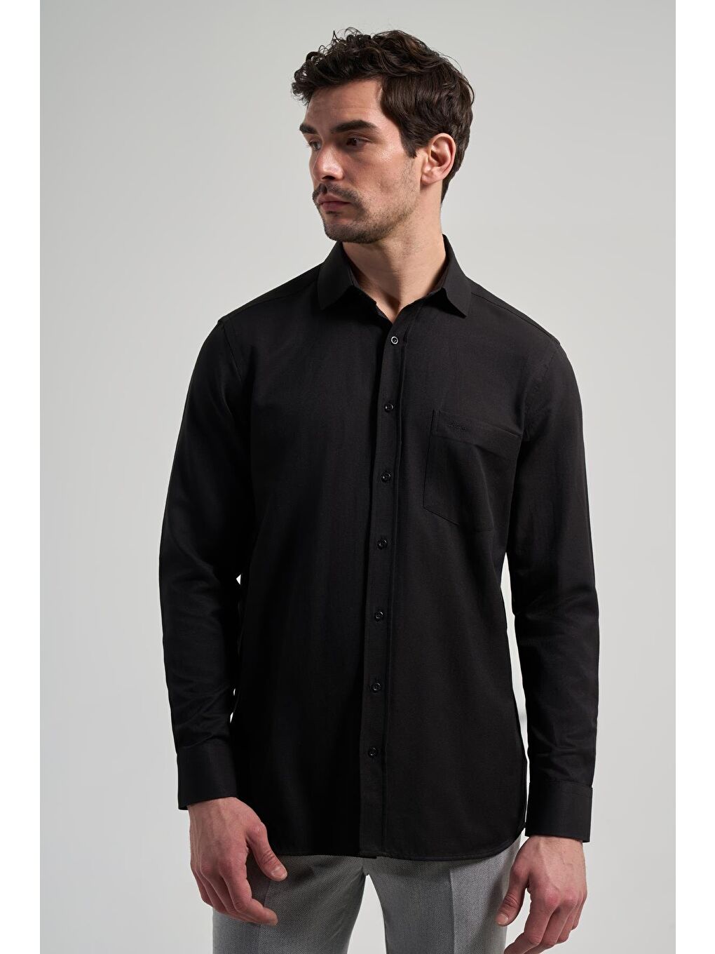 Siyah Sert Yaka Düz Classic Pamuklu Comfort Fit Gömlek 1004250213-2