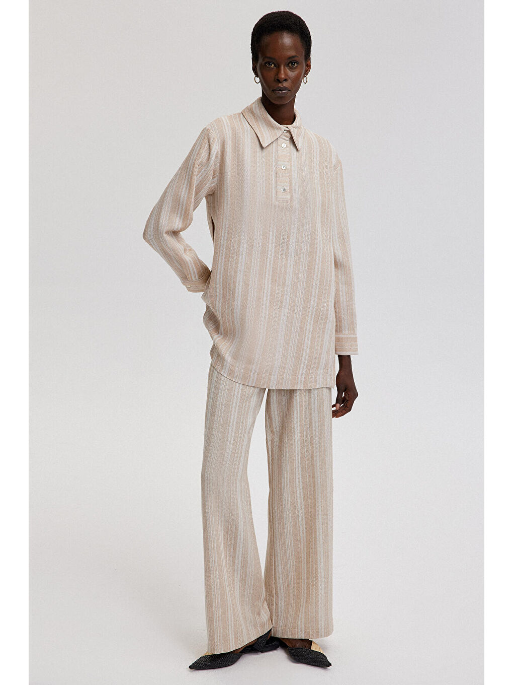 Bej Püskül Detaylı Çizgili Tunik-1