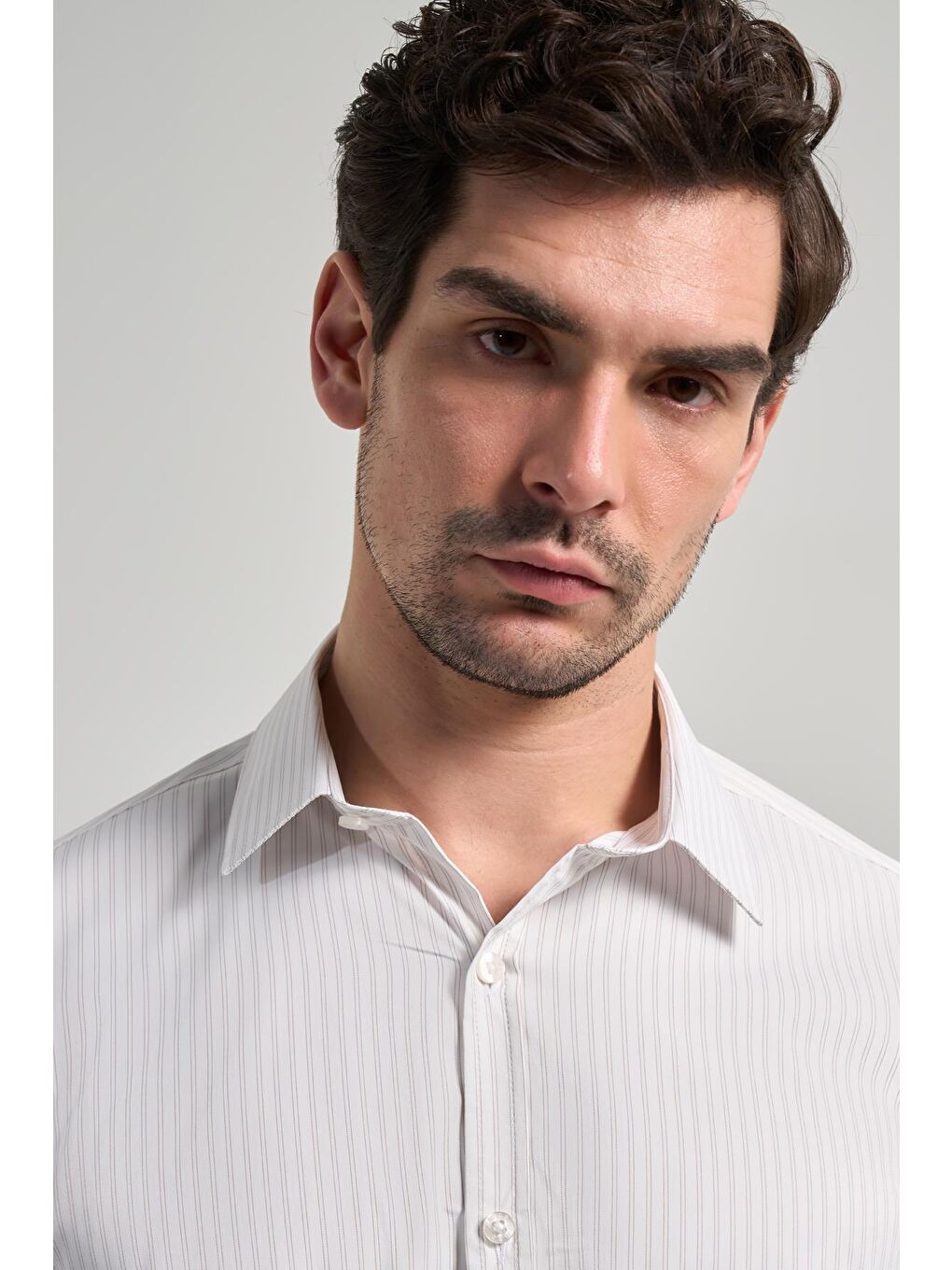 Beyaz Uzun Kol Desen Yarım İtalyan Yaka Cepsiz Esnek Classic Slim Fit Gömlek 1004245220-3