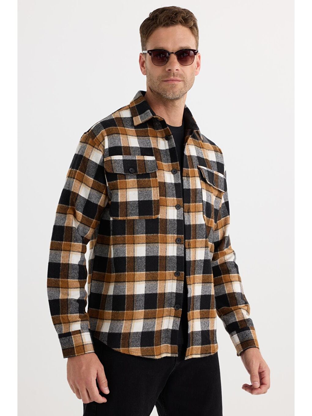 Karışık Relax Fit Rahat Kesim Çift Cep Kapaklı Kışlık Oduncu Kareli Erkek Gömlek-1