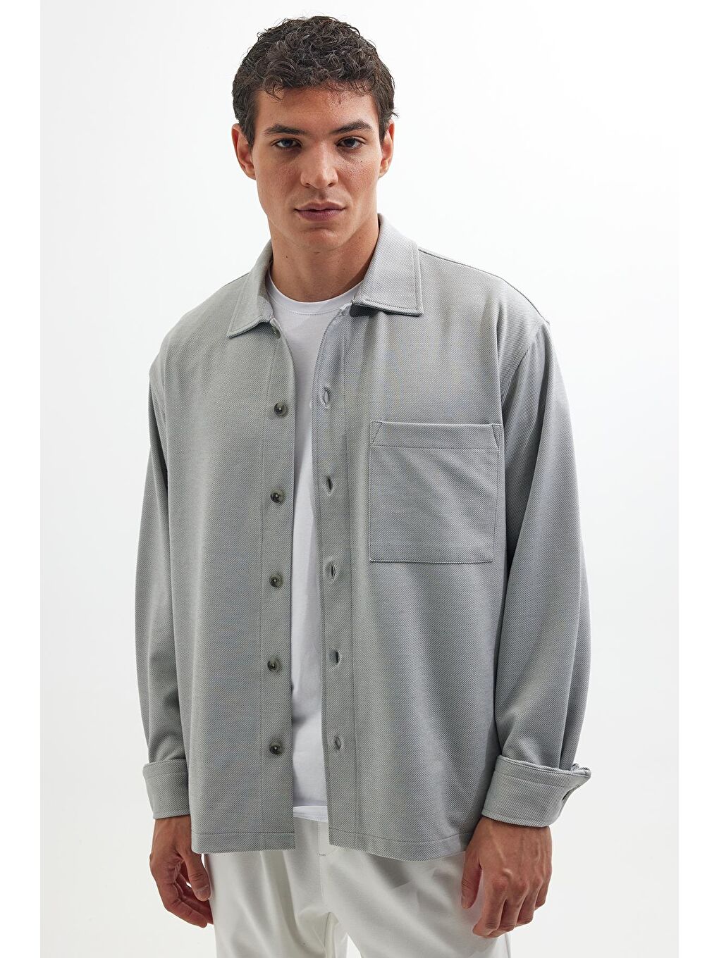 Erkek Relax Fit Rahat Kesim Uzun Kollu Düz Örme Kumaş Yandan Yırtmaçlı Gri Gömlek-1
