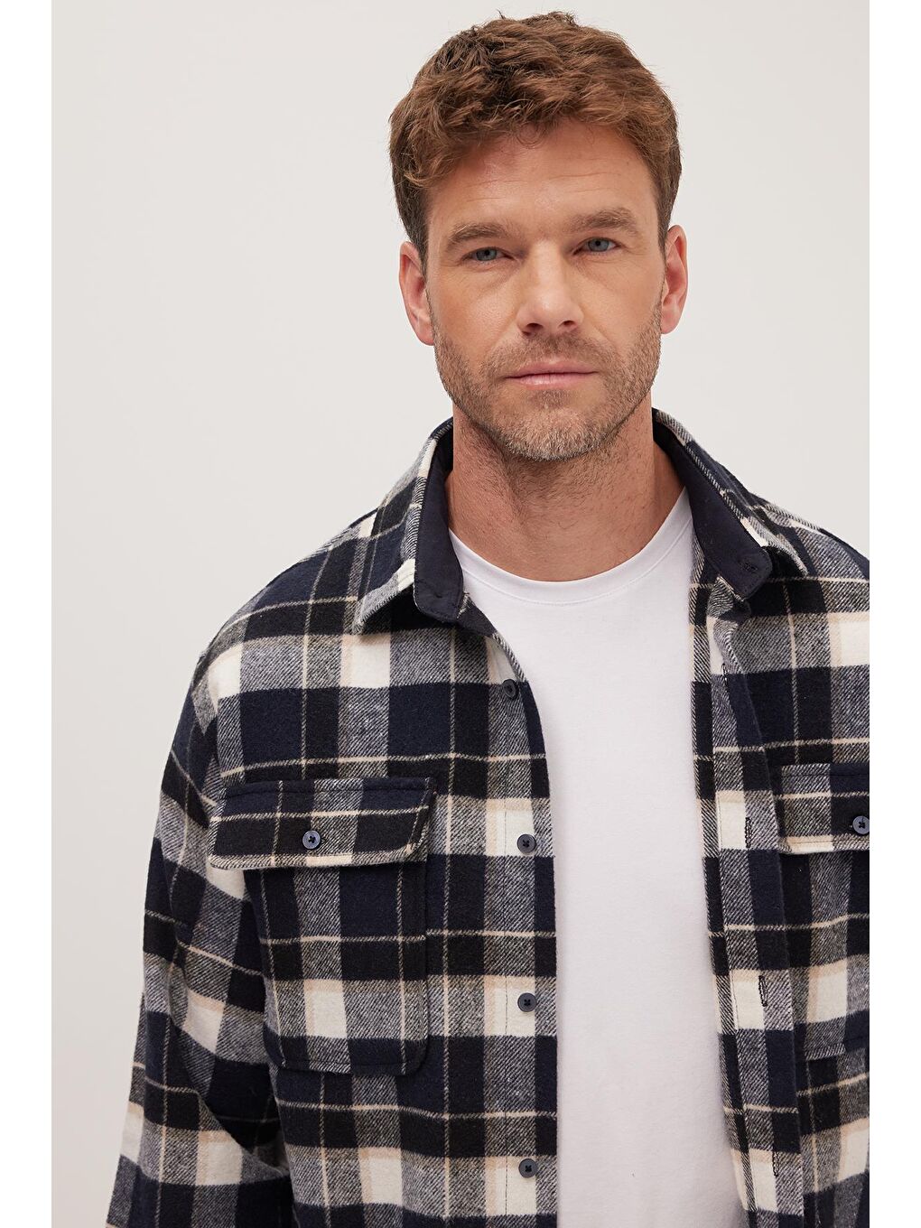 Karışık Relax Fit Rahat Kesim Çift Cep Kapaklı Kışlık Oduncu Kareli Erkek Gömlek-1