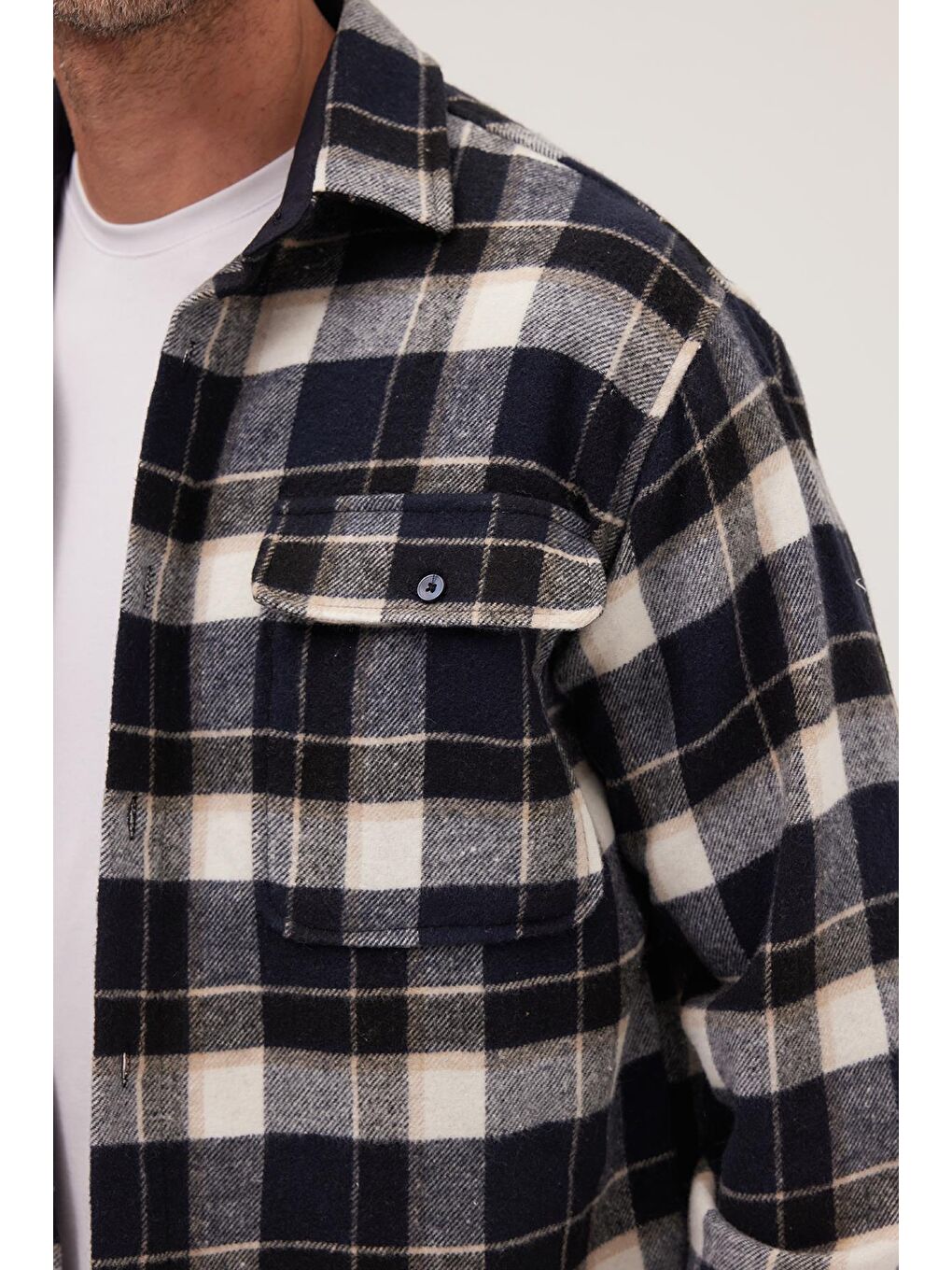 Karışık Relax Fit Rahat Kesim Çift Cep Kapaklı Kışlık Oduncu Kareli Erkek Gömlek-2