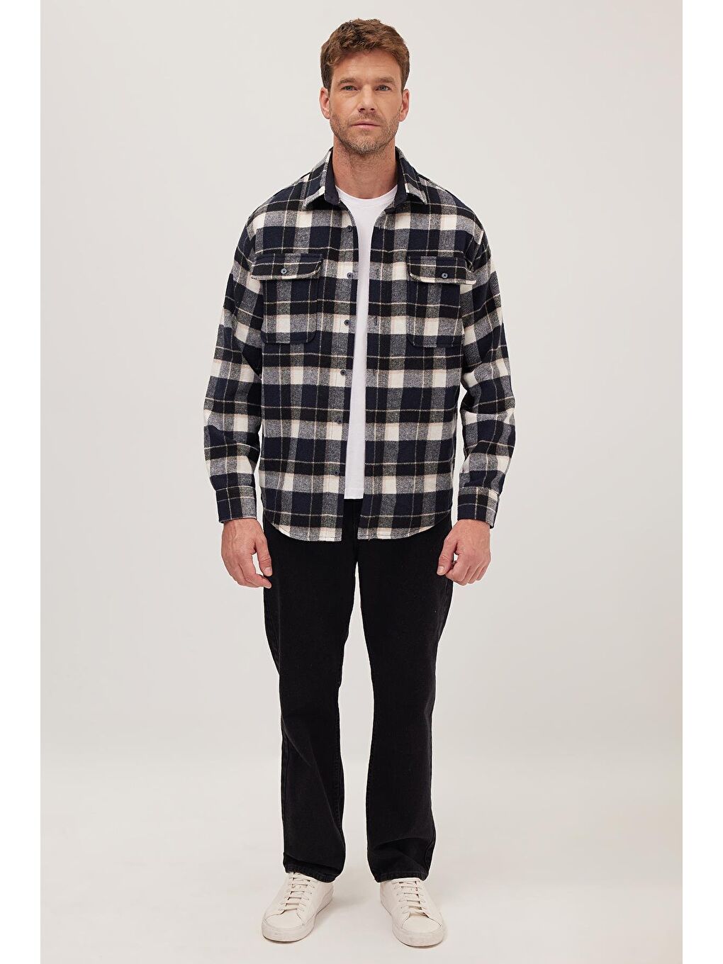 Karışık Relax Fit Rahat Kesim Çift Cep Kapaklı Kışlık Oduncu Kareli Erkek Gömlek-3