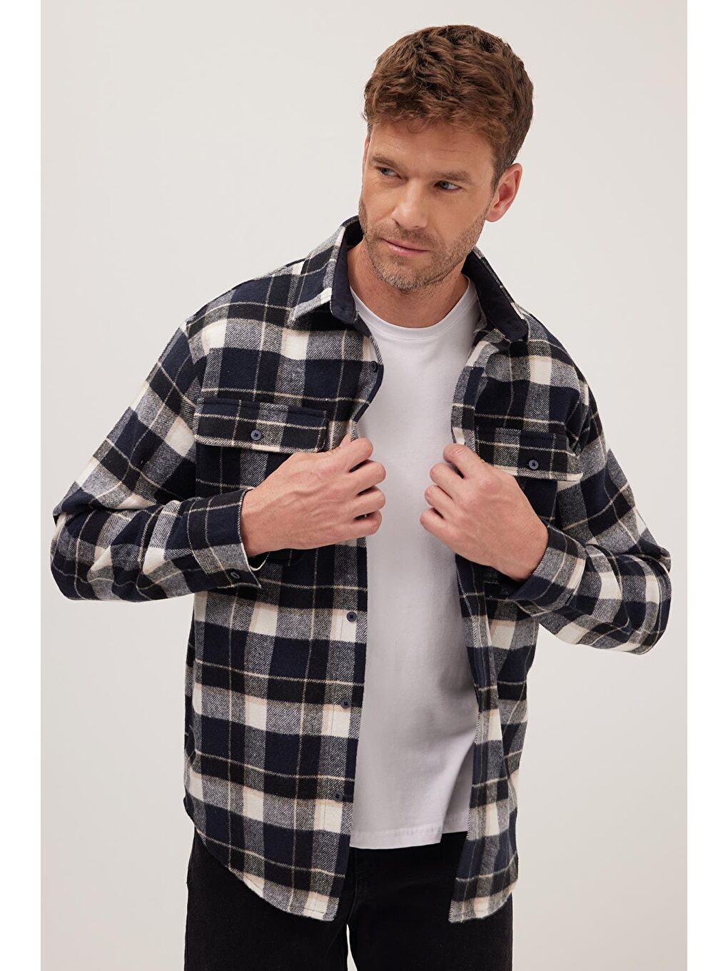 Karışık Relax Fit Rahat Kesim Çift Cep Kapaklı Kışlık Oduncu Kareli Erkek Gömlek-4