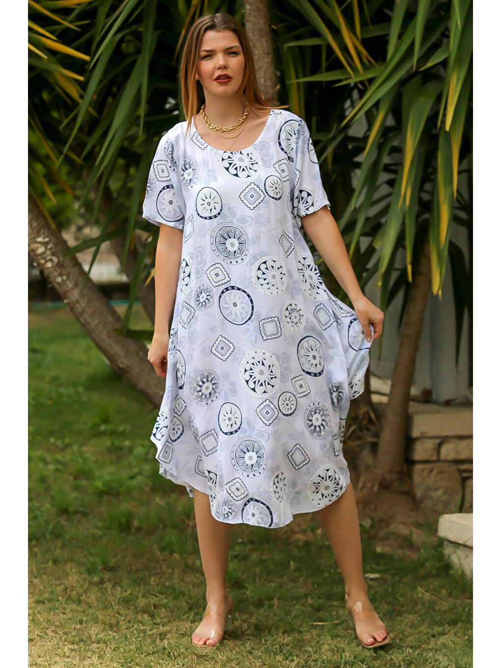 İtalyan Beyaz V Yaka Kısa Kol Oval Etekli Allover Baskılı Dokuma Casual Elbise-1