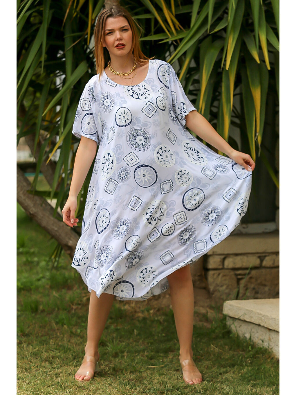 İtalyan Beyaz V Yaka Kısa Kol Oval Etekli Allover Baskılı Dokuma Casual Elbise-2