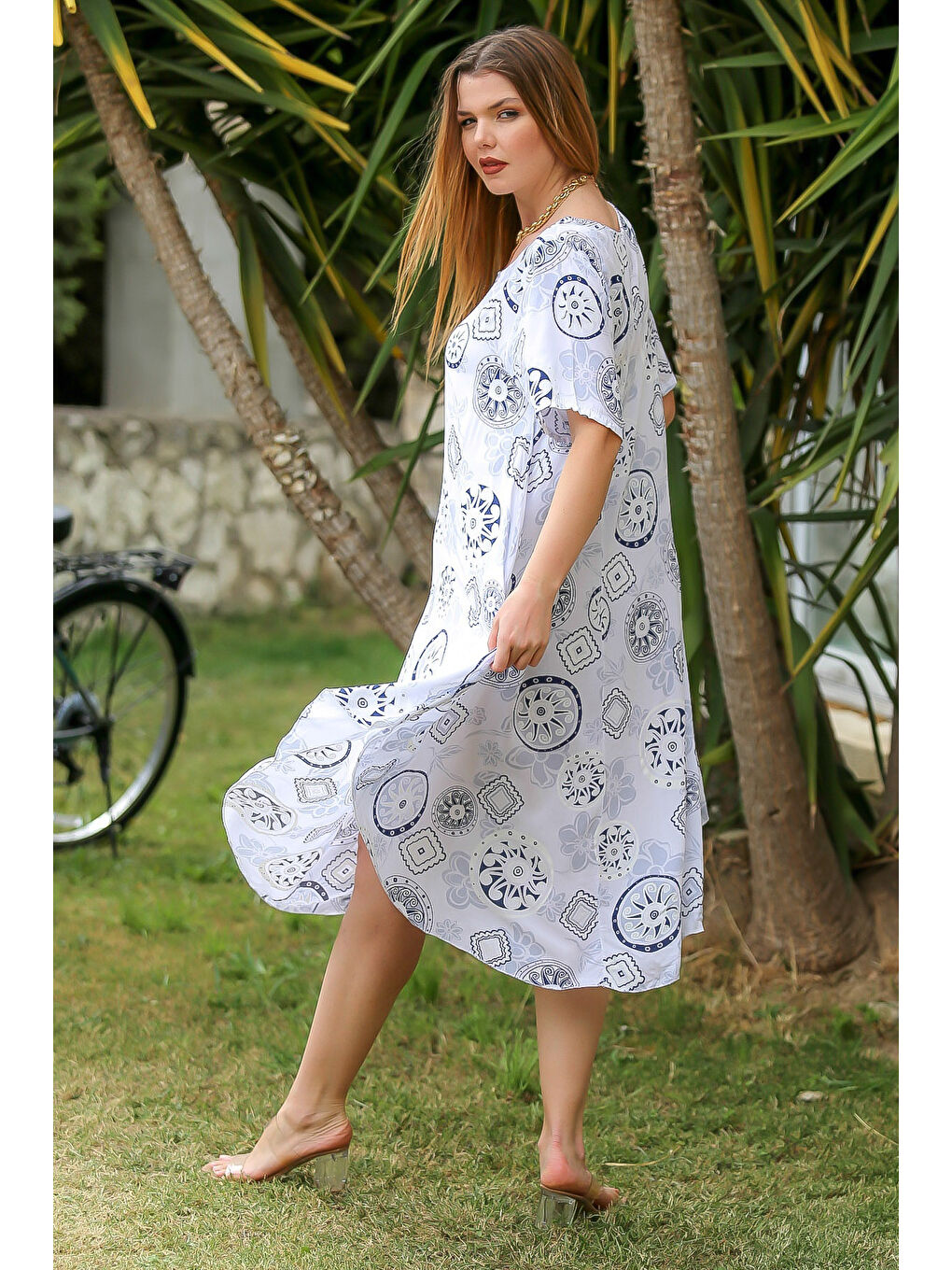 İtalyan Beyaz V Yaka Kısa Kol Oval Etekli Allover Baskılı Dokuma Casual Elbise-5