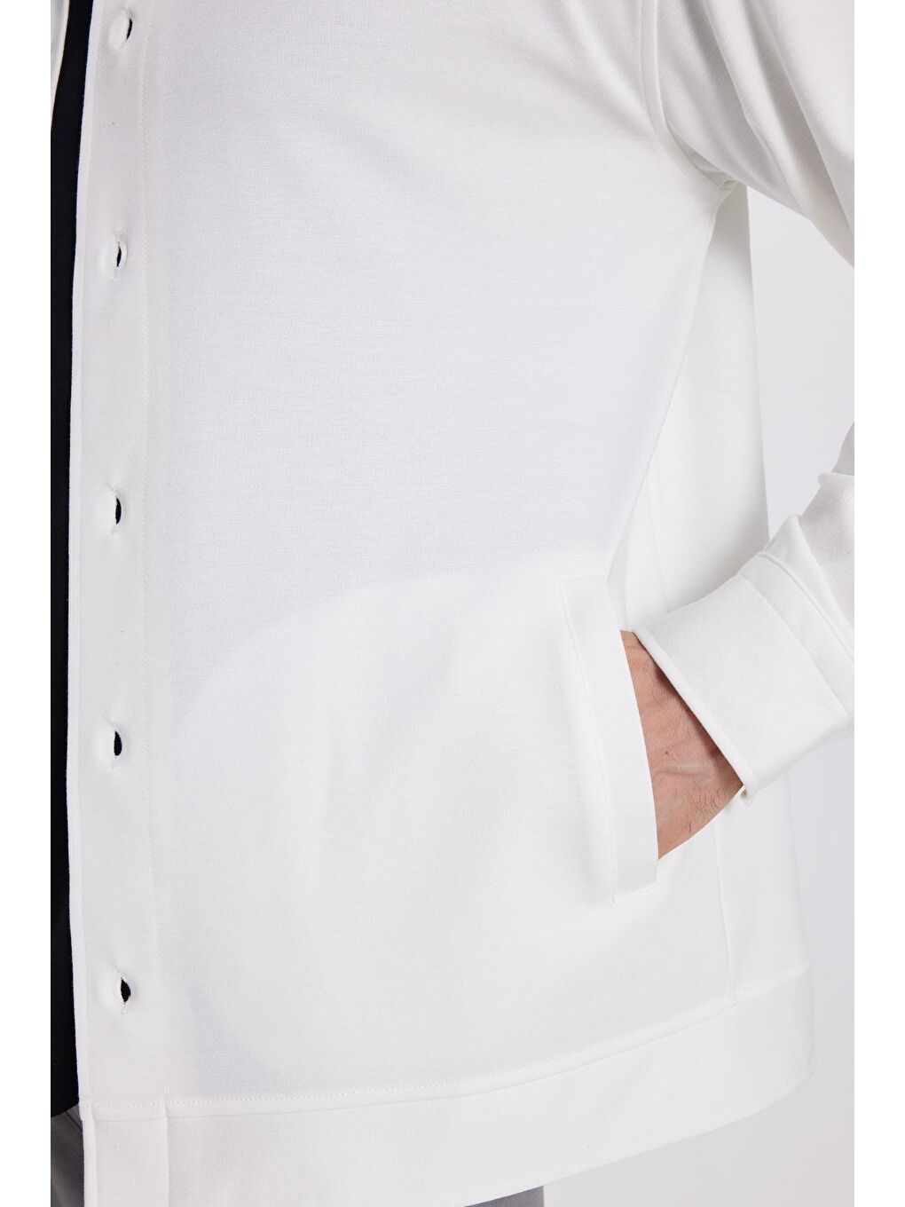 Erkek Relax Fit Rahat Kesim Uzun Kollu Düz Örme Kumaş Yandan Yırtmaçlı Beyaz Gömlek-2