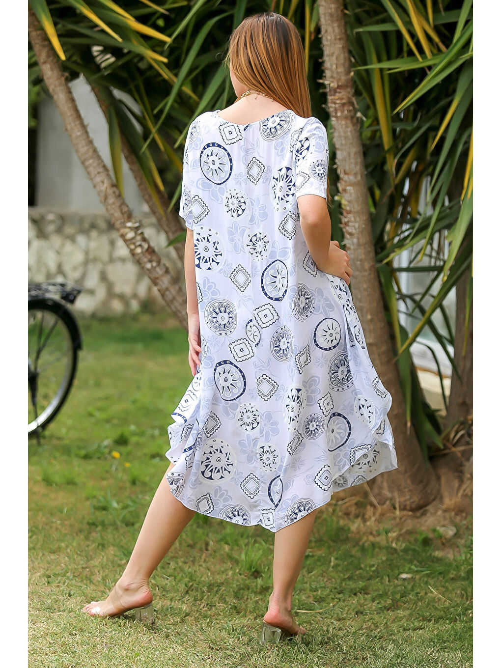 İtalyan Beyaz V Yaka Kısa Kol Oval Etekli Allover Baskılı Dokuma Casual Elbise-7