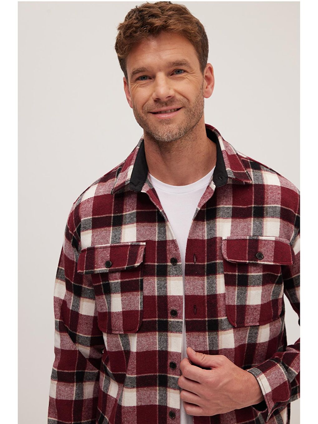 Karışık Relax Fit Rahat Kesim Çift Cep Kapaklı Kışlık Oduncu Kareli Erkek Gömlek-1