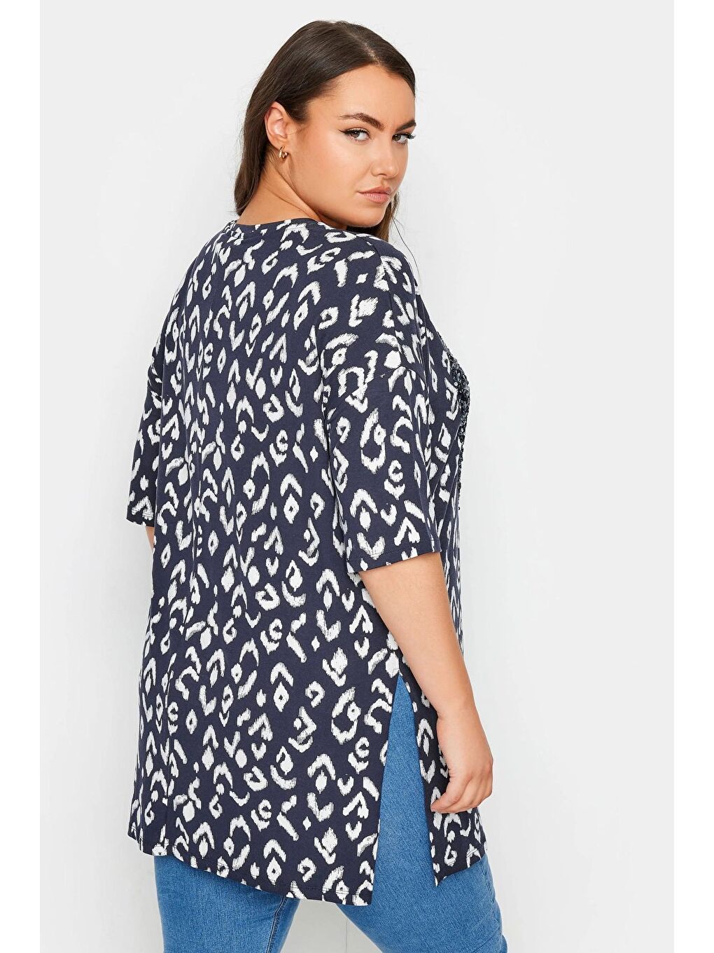 Lacivert Büyük Beden Bisiklet Yaka Payet İşlemeli Yırtmaç Detaylı Bluz-2