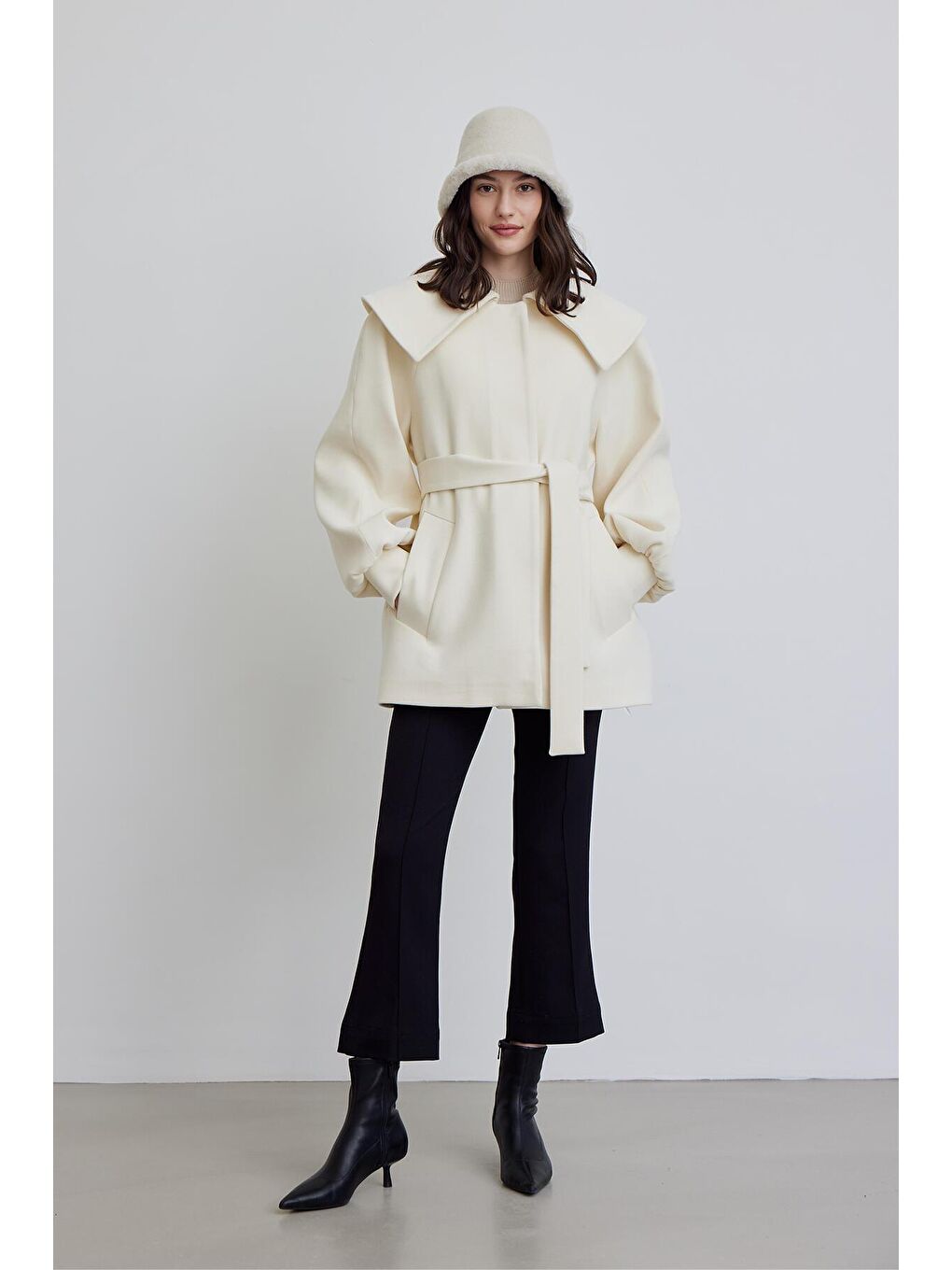 Geniş Yakalı Kuşaklı Kaban Ekru-2