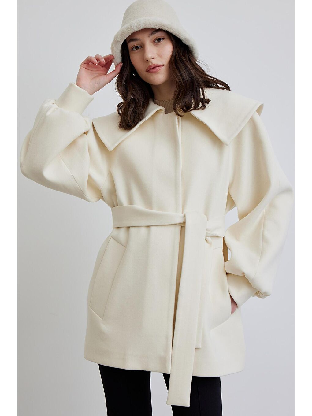 Geniş Yakalı Kuşaklı Kaban Ekru-3