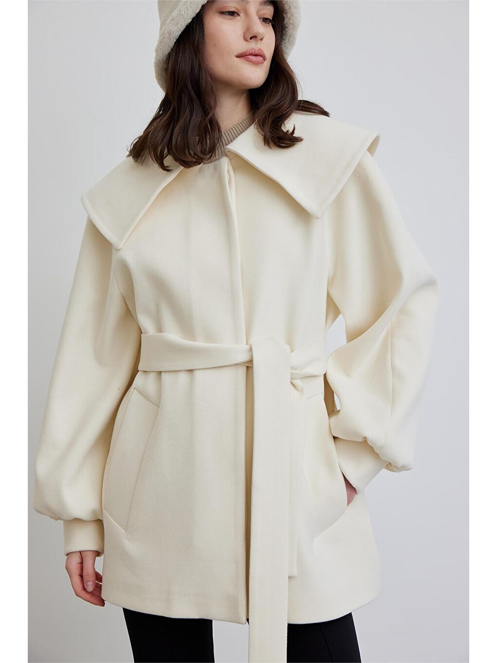 Geniş Yakalı Kuşaklı Kaban Ekru-4