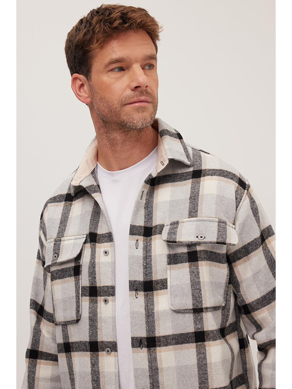 Karışık Relax Fit Rahat Kesim Çift Cep Kapaklı Kışlık Oduncu Kareli Erkek Gömlek-1