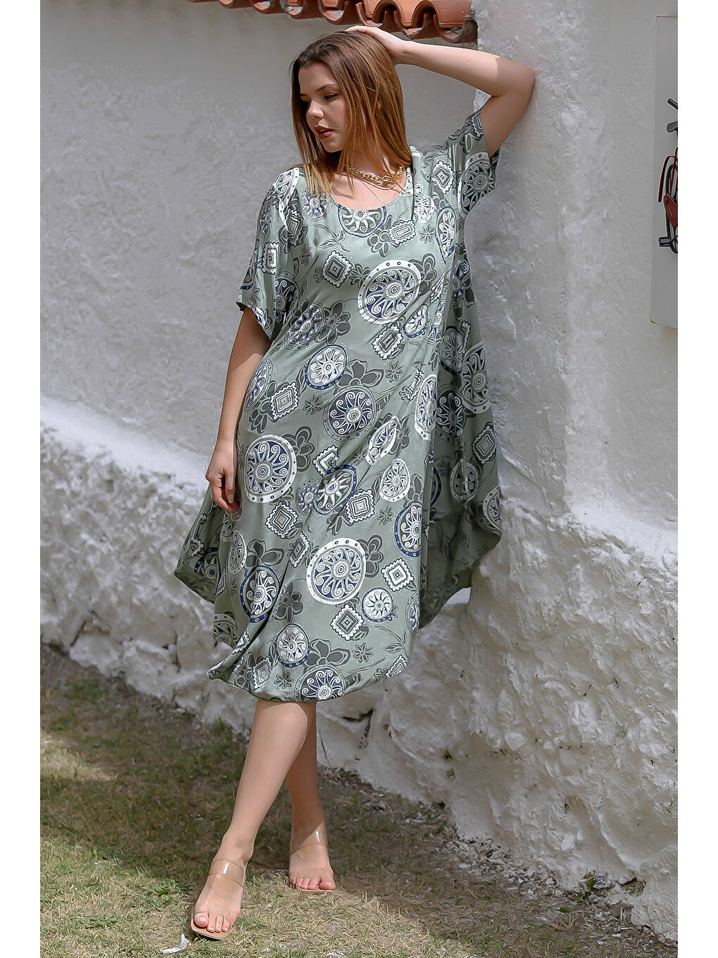 İtalyan Haki V Yaka Kısa Kol Oval Etekli Allover Baskılı Dokuma Casual Elbise-4