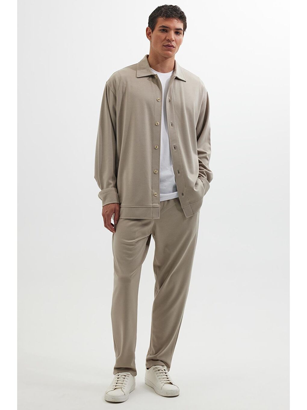 Erkek Relax Fit Rahat Kesim Düğmeli Yandan Cepli Örme Bej Ceket Gömlek-3