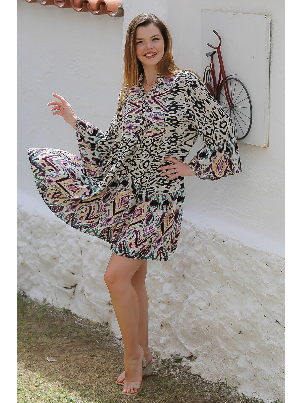 Bej Hakim Yaka 3/4 Kol Düğmeli Kol Ve Etek Ucu Fırfırlı Allover Baskılı Dokuma Casual Elbise