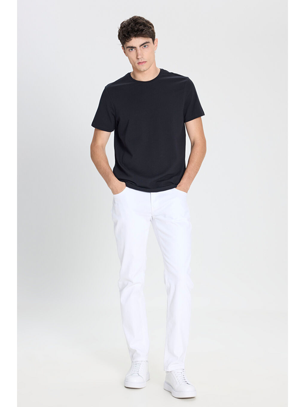 Erkek Siyah Slim Fit Dar Kesim Bisiklet Yaka Desenli Tişört-1