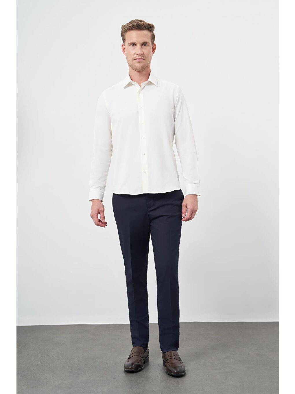 Kahverengi Açık Krem Uzun Kol Düz Bez Ayağı Sert Yaka Cepsiz Pamuklu Classic Slim Fit Gömlek 1004245267-1