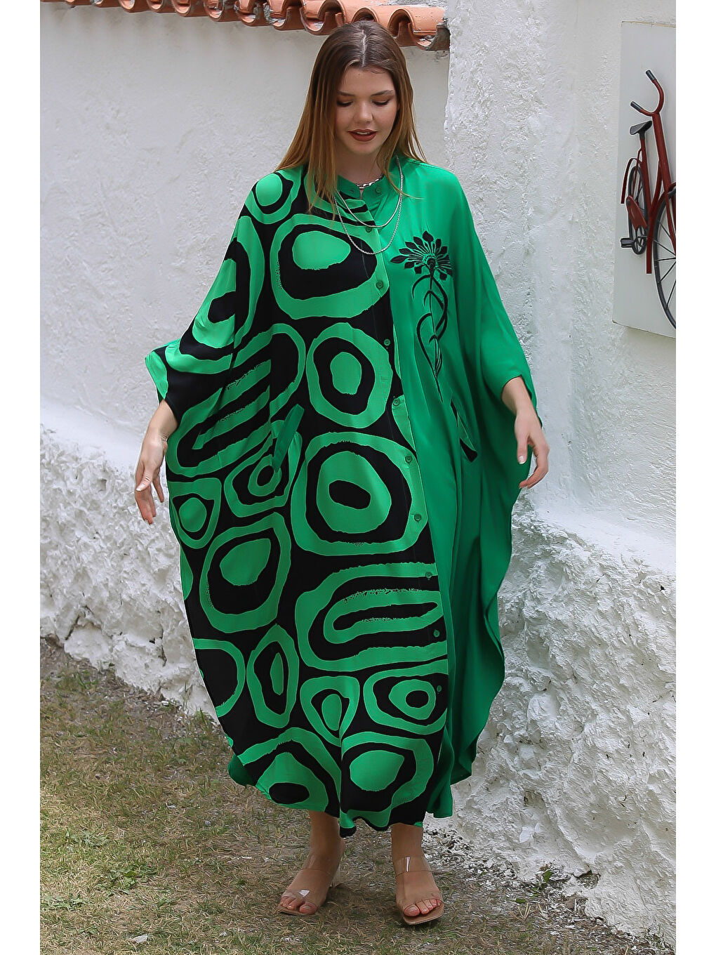 Siyah-Yeşil Hakim Yaka Yarasa Kol Düğmeli Fleto Cep Baskılı Dokuma Oversize Casual Elbise