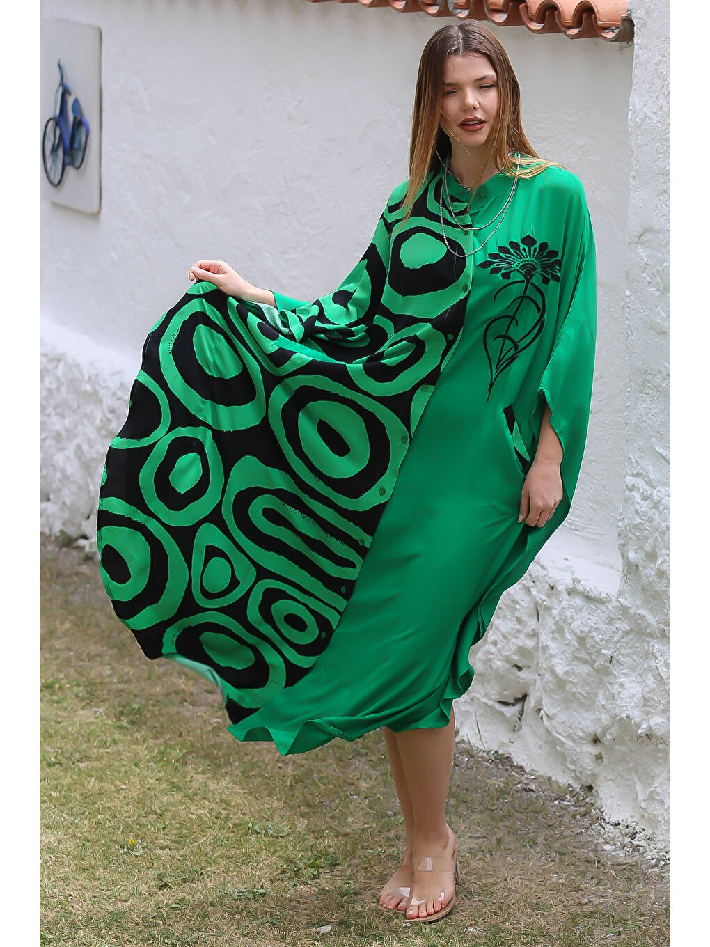 Siyah-Yeşil Hakim Yaka Yarasa Kol Düğmeli Fleto Cep Baskılı Dokuma Oversize Casual Elbise-3