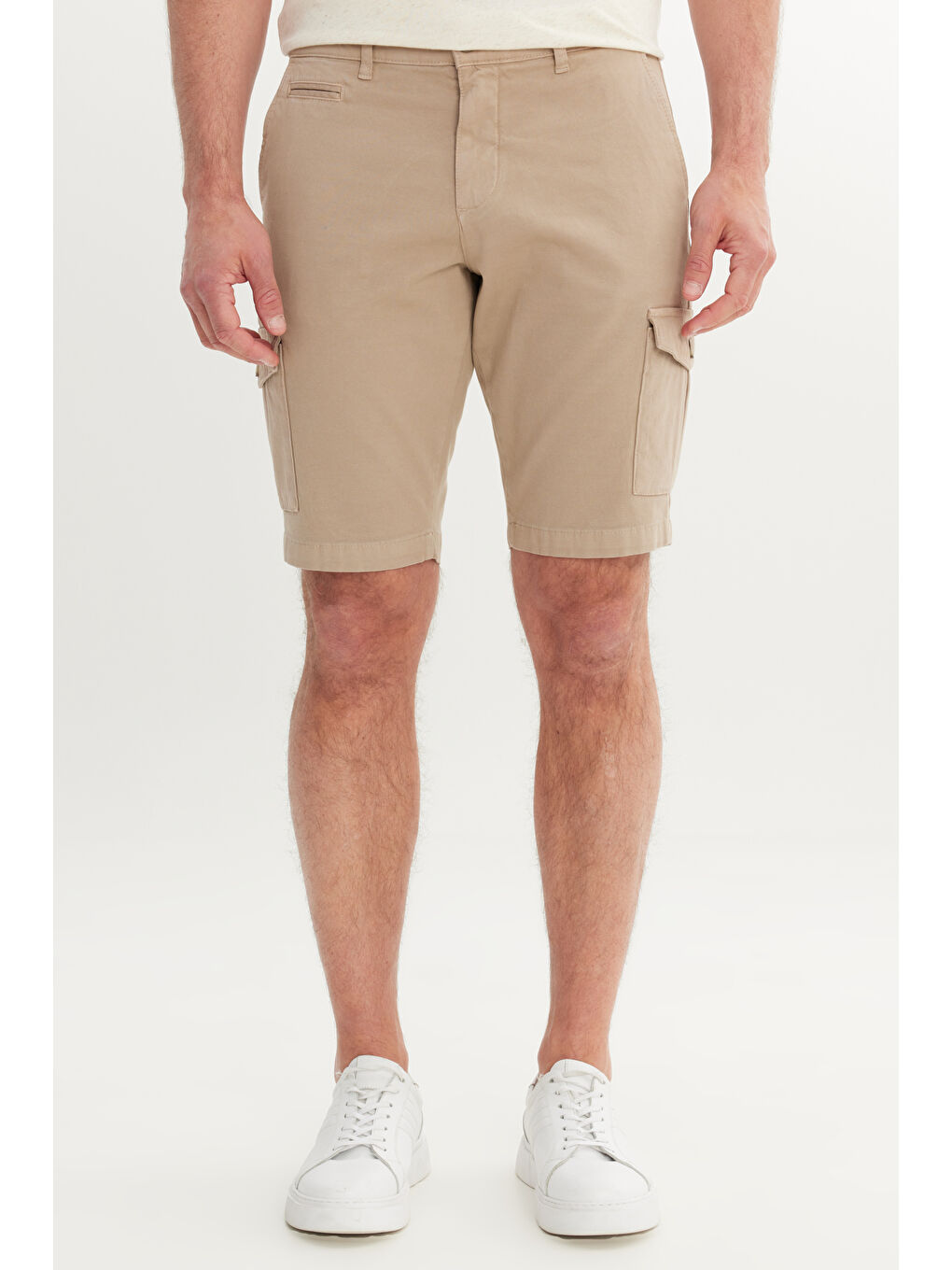 Bej Erkek Vizon Slim Fit Dar Kesim Pamuklu Esnek Yan Cepli Şort