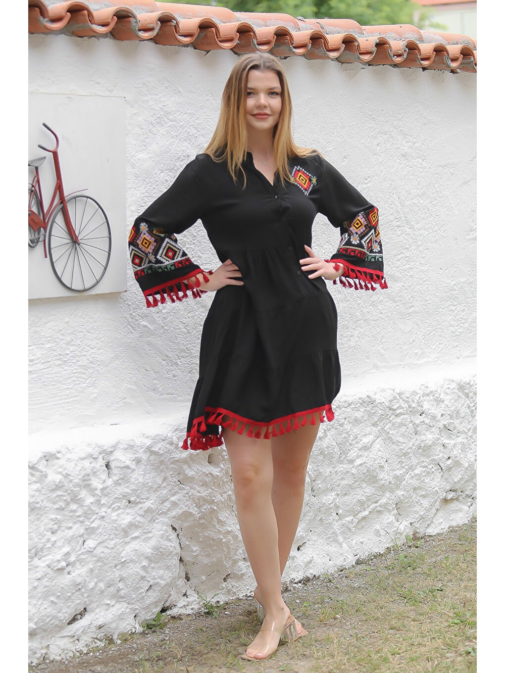 Siyah Hakim Yaka 3/4 Kol Düğmeli Etek Ucu Püsküllü Nakışlı Dokuma Casual Elbise-5