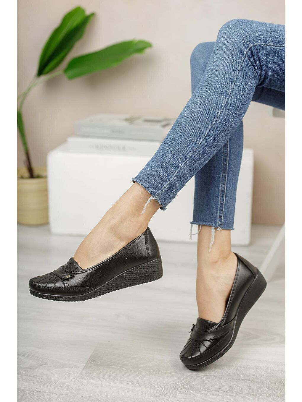 Siyah A13 Ortopedik Anne Ayakkabısı-4