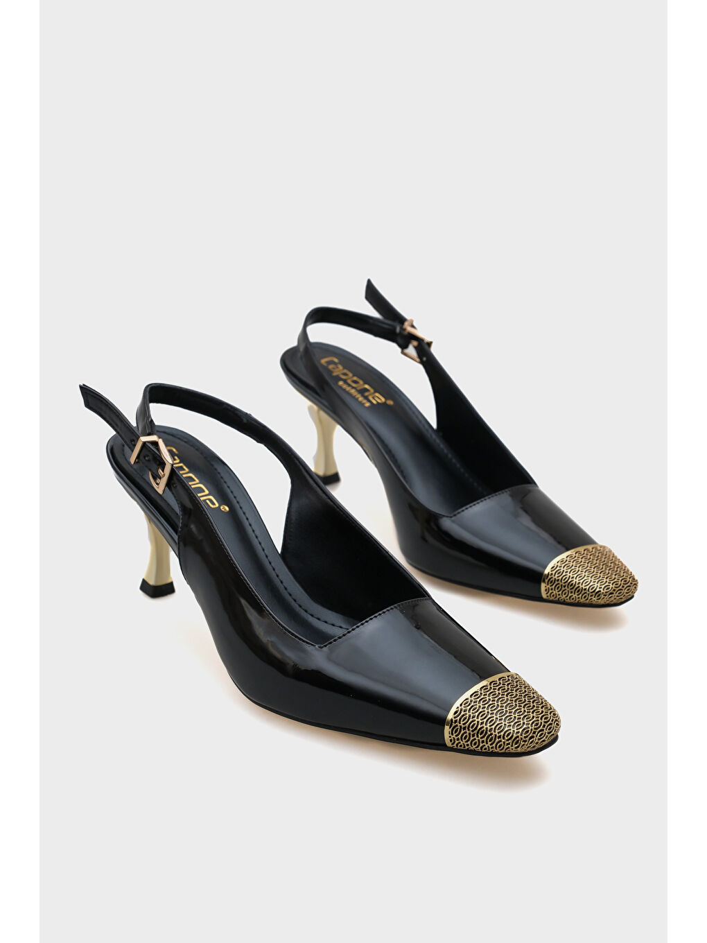 Siyah Samantha Arkası Açık Küt Burun Aksesuarlı Orta Topuklu Kadın Ayakkabı