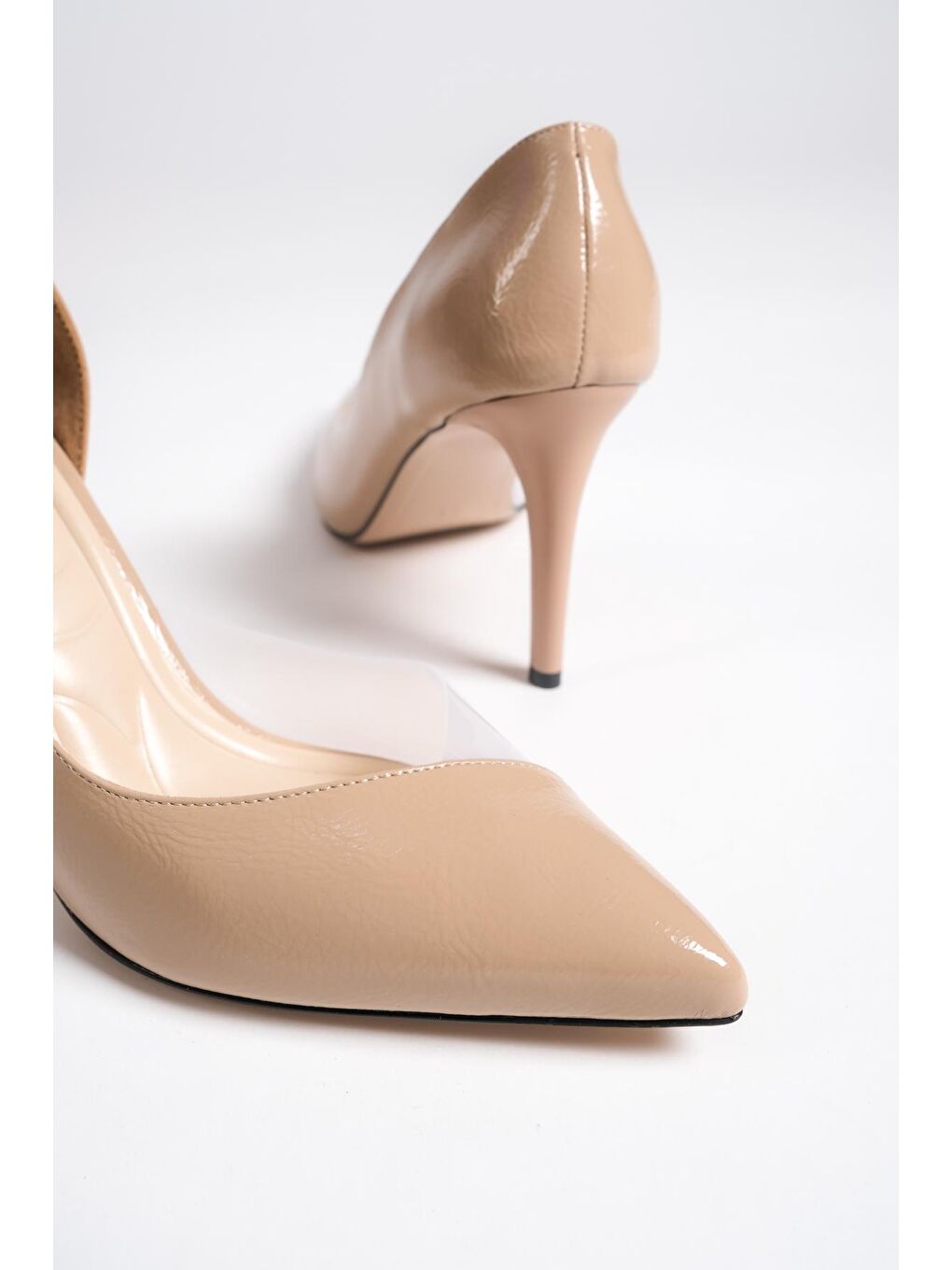 Bej Orta Topuklu Yumuşak Pedli Taban Kadın Ayakkabı-1