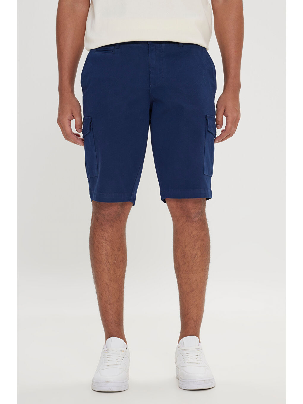 Erkek Lacivert Slim Fit Dar Kesim Pamuklu Esnek Yan Cepli Şort-1