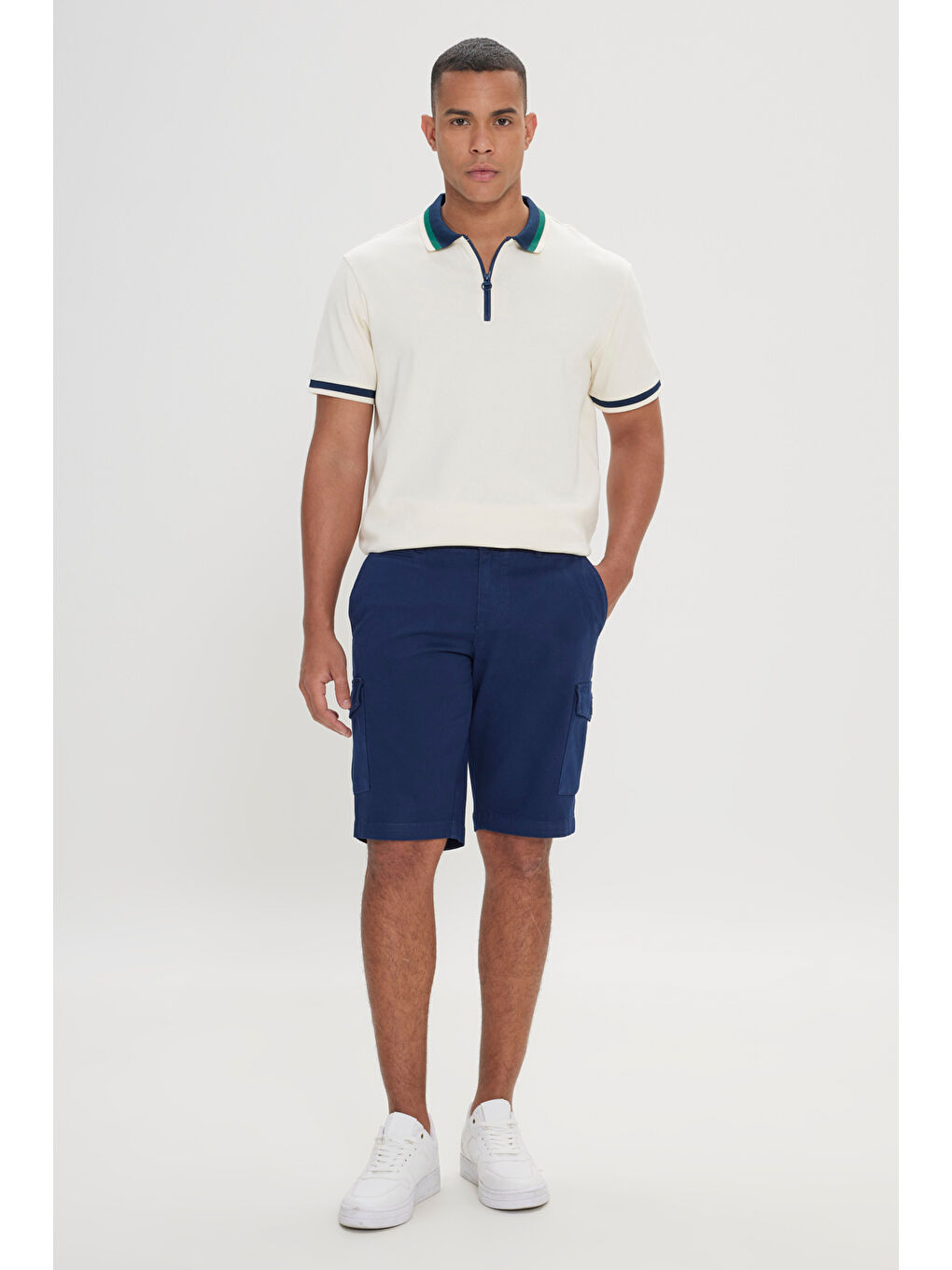 Erkek Lacivert Slim Fit Dar Kesim Pamuklu Esnek Yan Cepli Şort-2