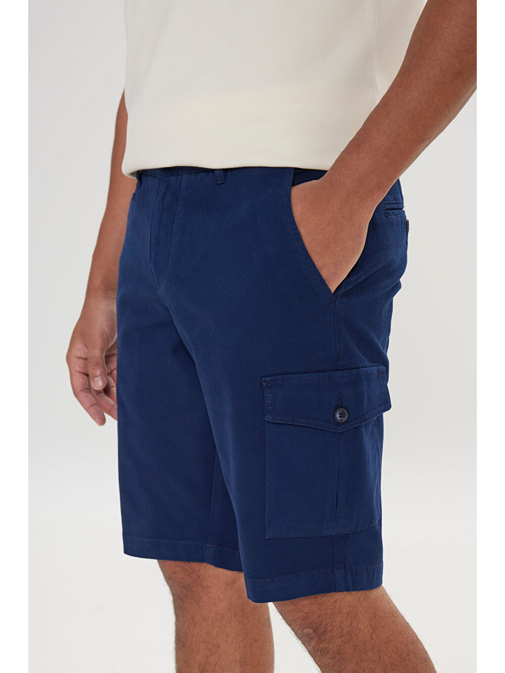 Erkek Lacivert Slim Fit Dar Kesim Pamuklu Esnek Yan Cepli Şort-3