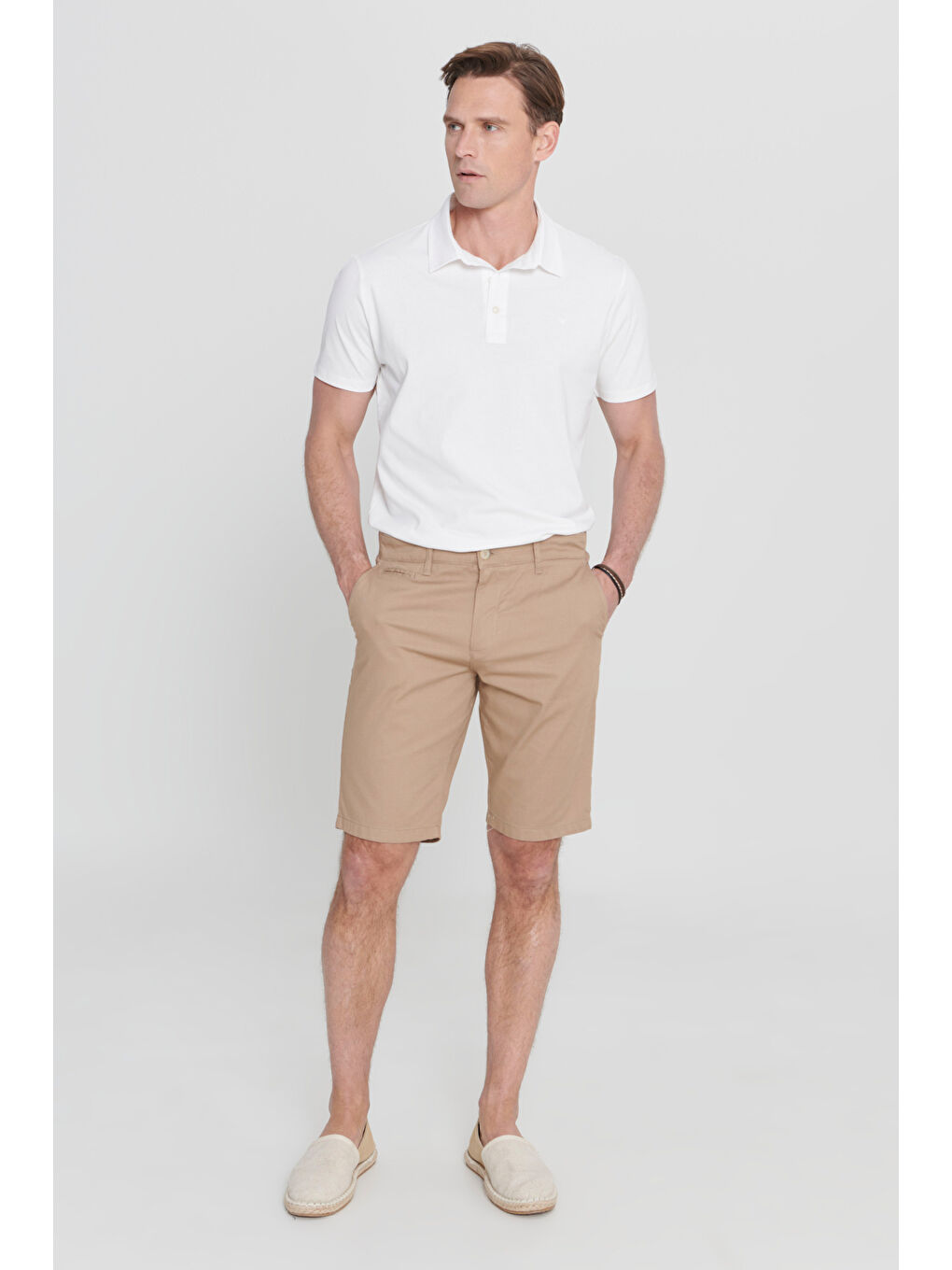 Bej Erkek Vizon Slim Fit Dar Kesim Pamuklu Yan Cepli Armürlü Şort