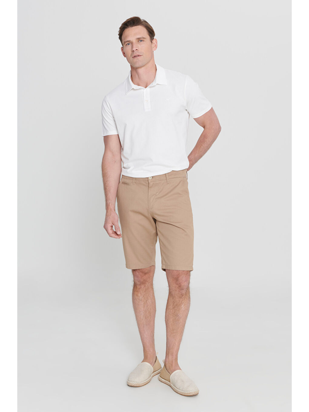 Bej Erkek Vizon Slim Fit Dar Kesim Pamuklu Yan Cepli Armürlü Şort-2