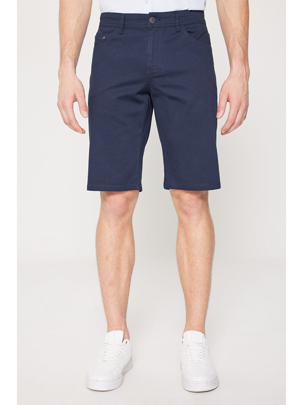 Erkek Lacivert Slim Fit Dar Kesim Yan Cepli Gofre Desenli Şort-1