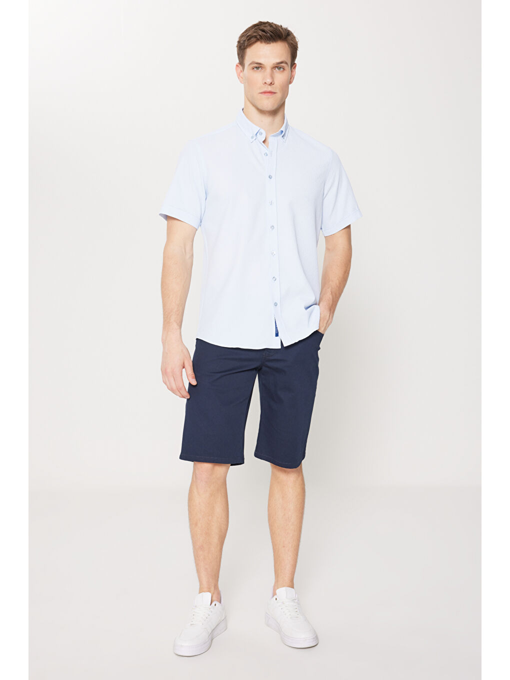 Erkek Lacivert Slim Fit Dar Kesim Yan Cepli Gofre Desenli Şort-2