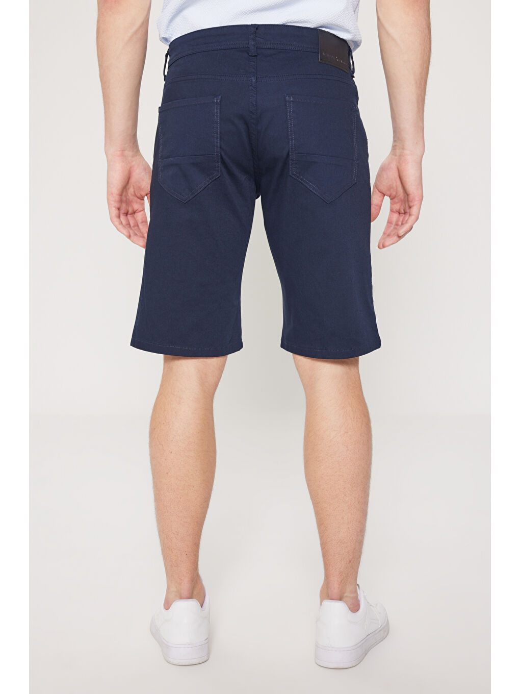 Erkek Lacivert Slim Fit Dar Kesim Yan Cepli Gofre Desenli Şort-4