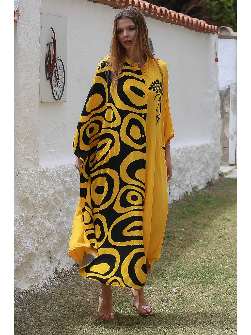 Siyah-Sarı Hakim Yaka Yarasa Kol Düğmeli Fleto Cep Baskılı Dokuma Oversize Casual Elbise-2