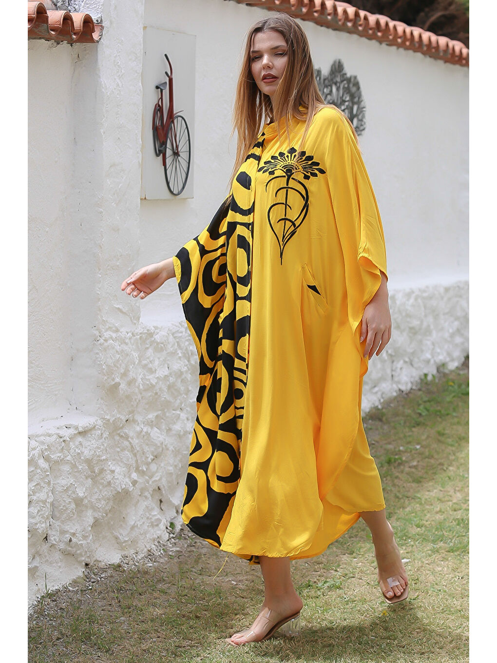 Siyah-Sarı Hakim Yaka Yarasa Kol Düğmeli Fleto Cep Baskılı Dokuma Oversize Casual Elbise-3