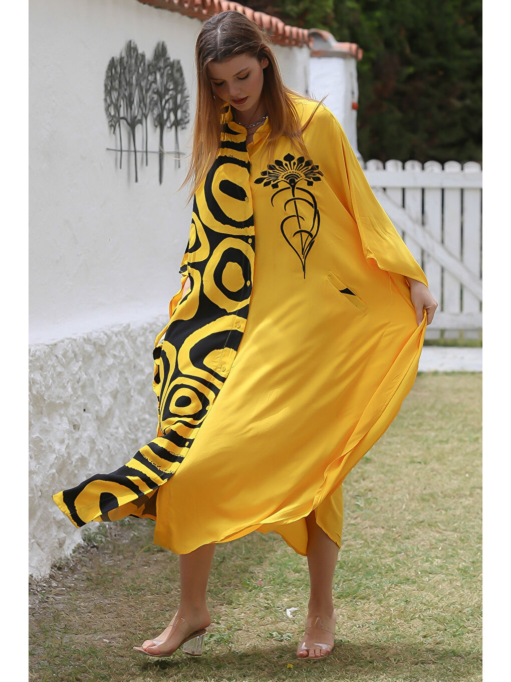 Siyah-Sarı Hakim Yaka Yarasa Kol Düğmeli Fleto Cep Baskılı Dokuma Oversize Casual Elbise-6