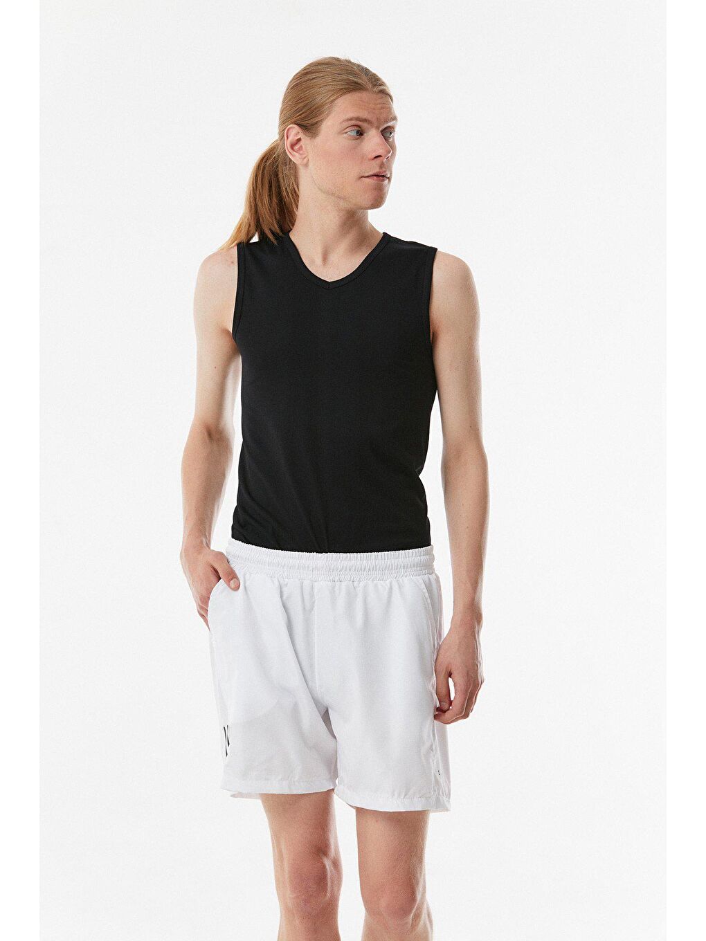 Beyaz Beli Bağcıklı Fileli Deniz Şortu