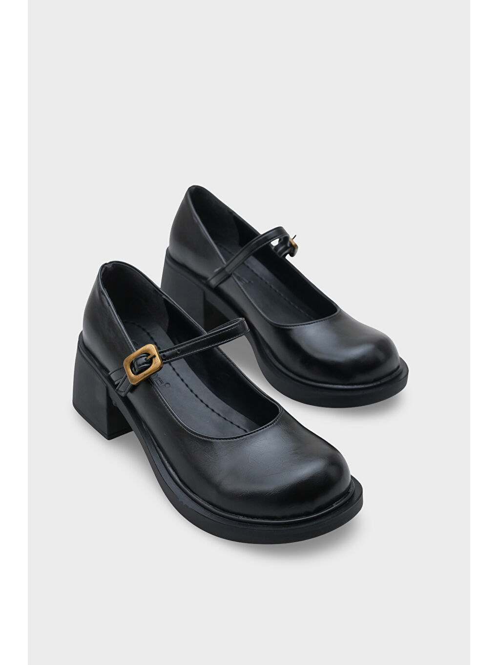 Tokalı Siyah Kadın Ayakkabı