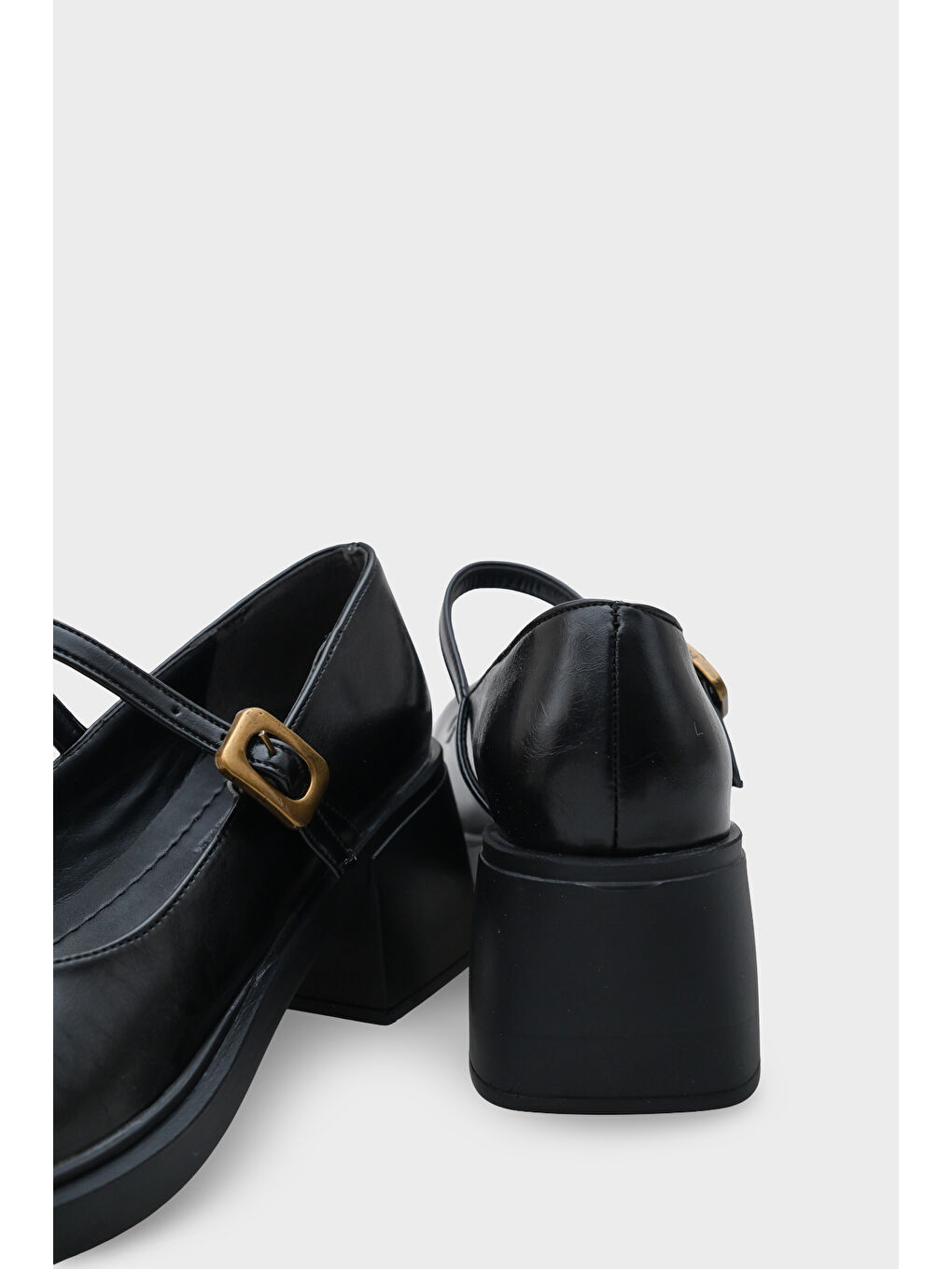 Tokalı Siyah Kadın Ayakkabı-3